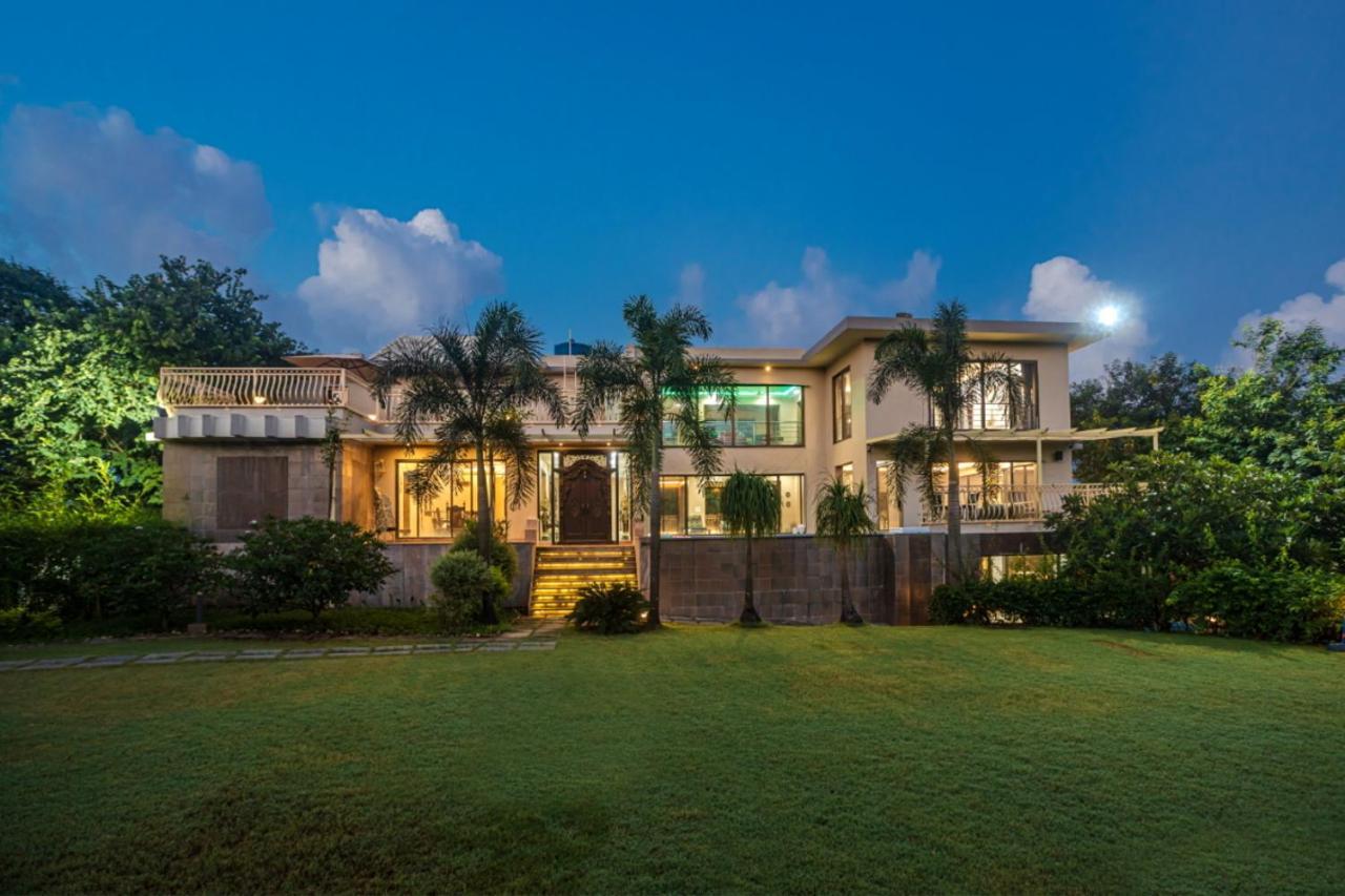 Saffronstays Aura, Alibaug - Luxury Pool Villa With A Game Room And Spacious Lawn Alībāg Zewnętrze zdjęcie