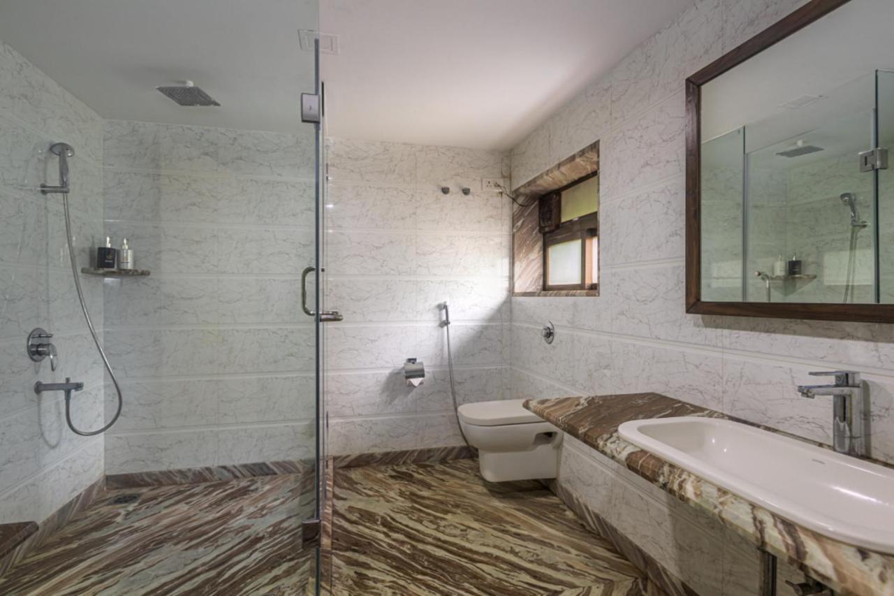 Saffronstays Aura, Alibaug - Luxury Pool Villa With A Game Room And Spacious Lawn Alībāg Zewnętrze zdjęcie