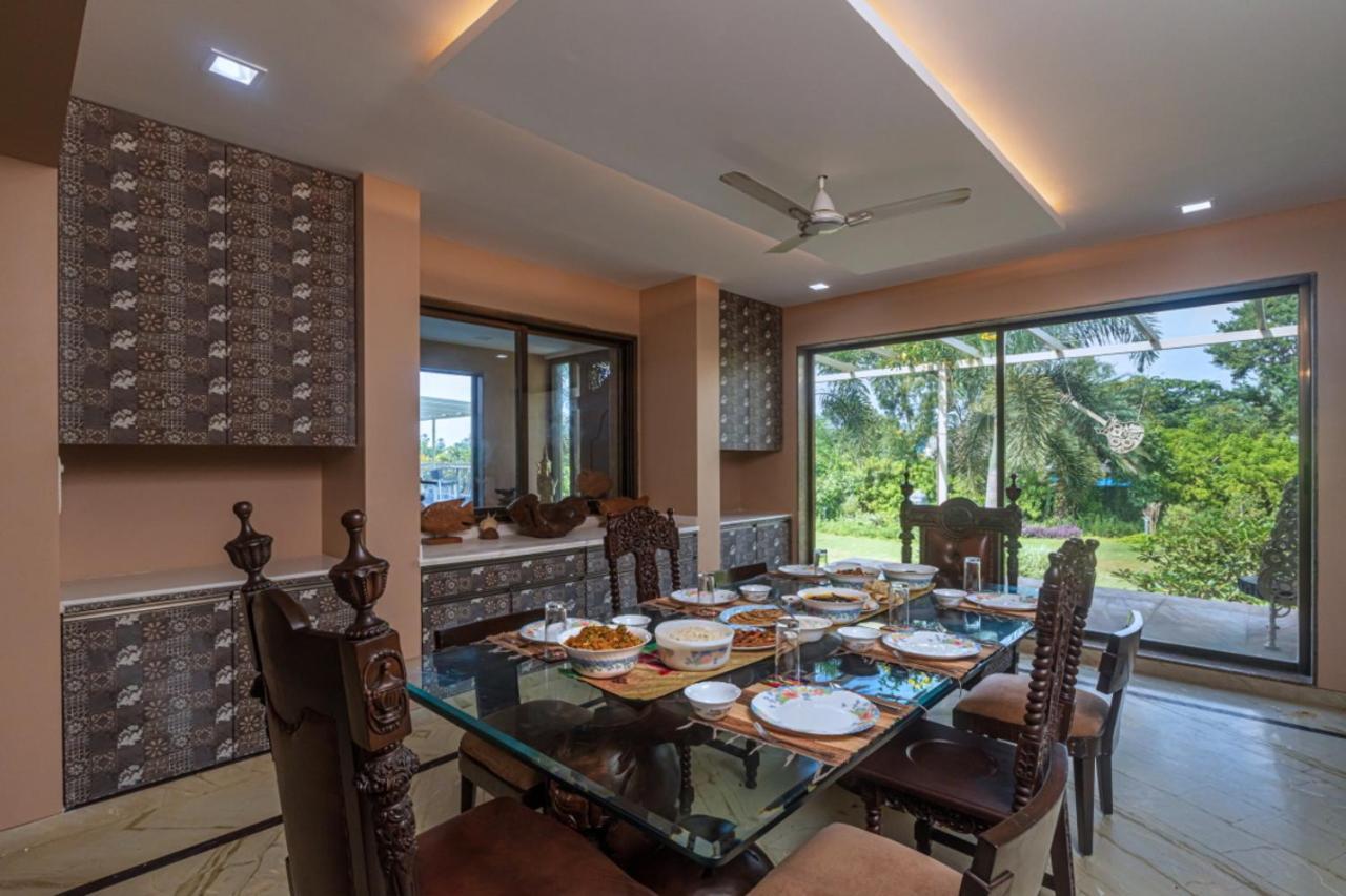 Saffronstays Aura, Alibaug - Luxury Pool Villa With A Game Room And Spacious Lawn Alībāg Zewnętrze zdjęcie